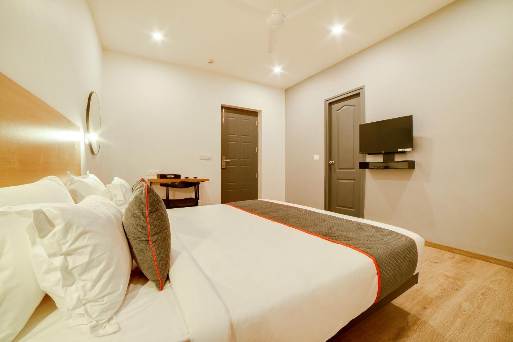 Super Townhouse Hosur Main Road Bommanahalli Near Gopalan Innovation Mall Bangalore Exterior foto